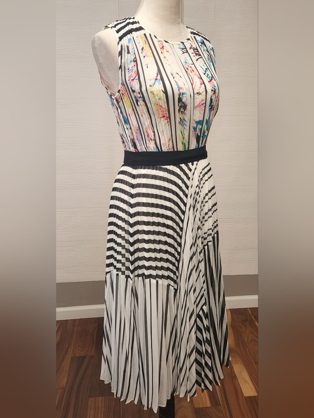 BCBGMAXAZRIA Colorblock Pleated Midi Kaitlynn Dress Multicolor Abstract Stripe - Picture 3 of 11